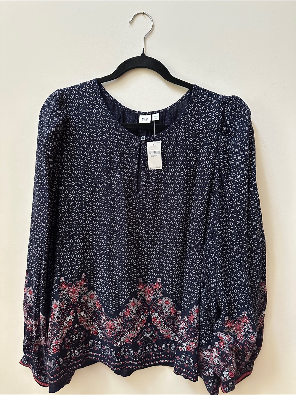 NWT GAP Navy Blouse with Red Floral Border Print - Picture 1 of 8